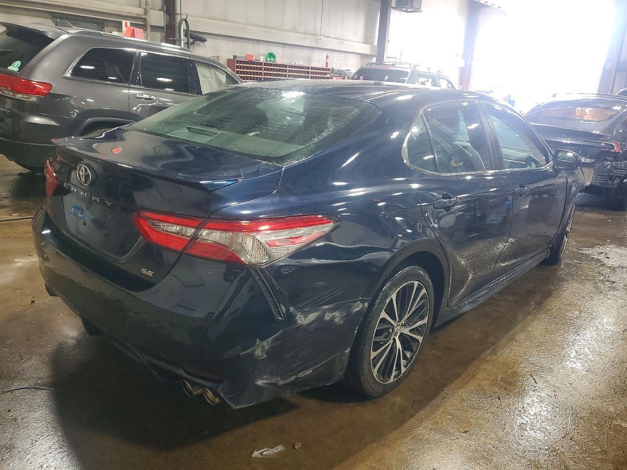 2018 Toyota Camry L - Фото 3
