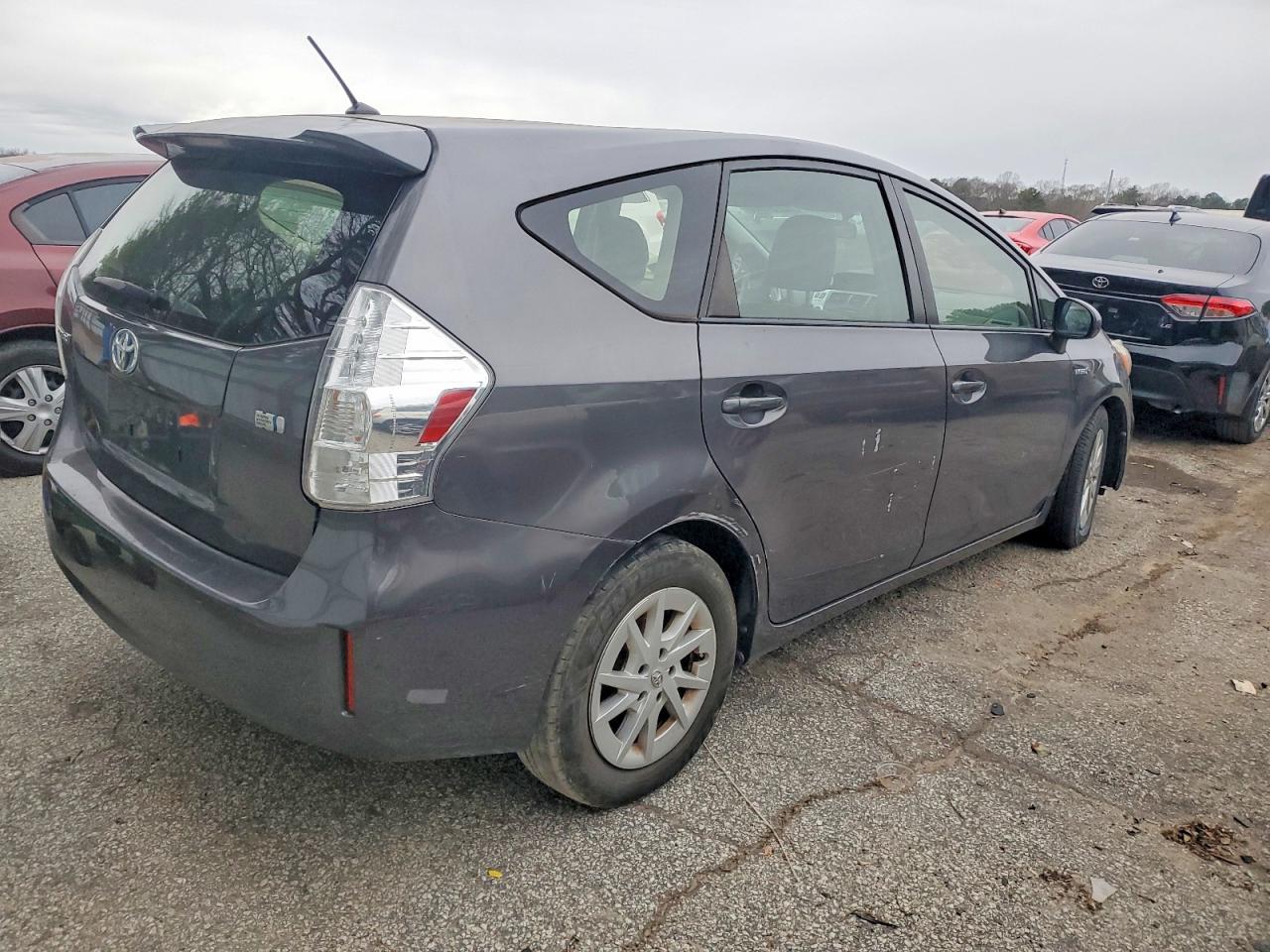 2014 Toyota Prius V - Фото 3