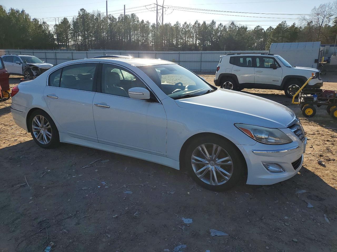 2013 Hyundai Genesis 3.8L - Image 4