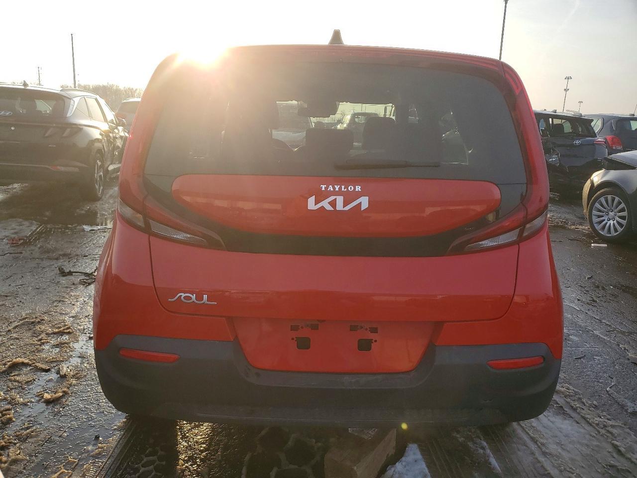 2022 Kia Soul Lx - Image 6
