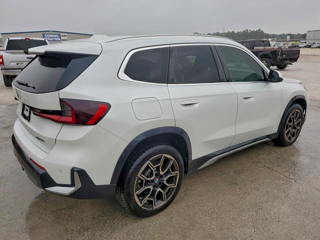2025 BMW X1 xDrive28I - Фото 3