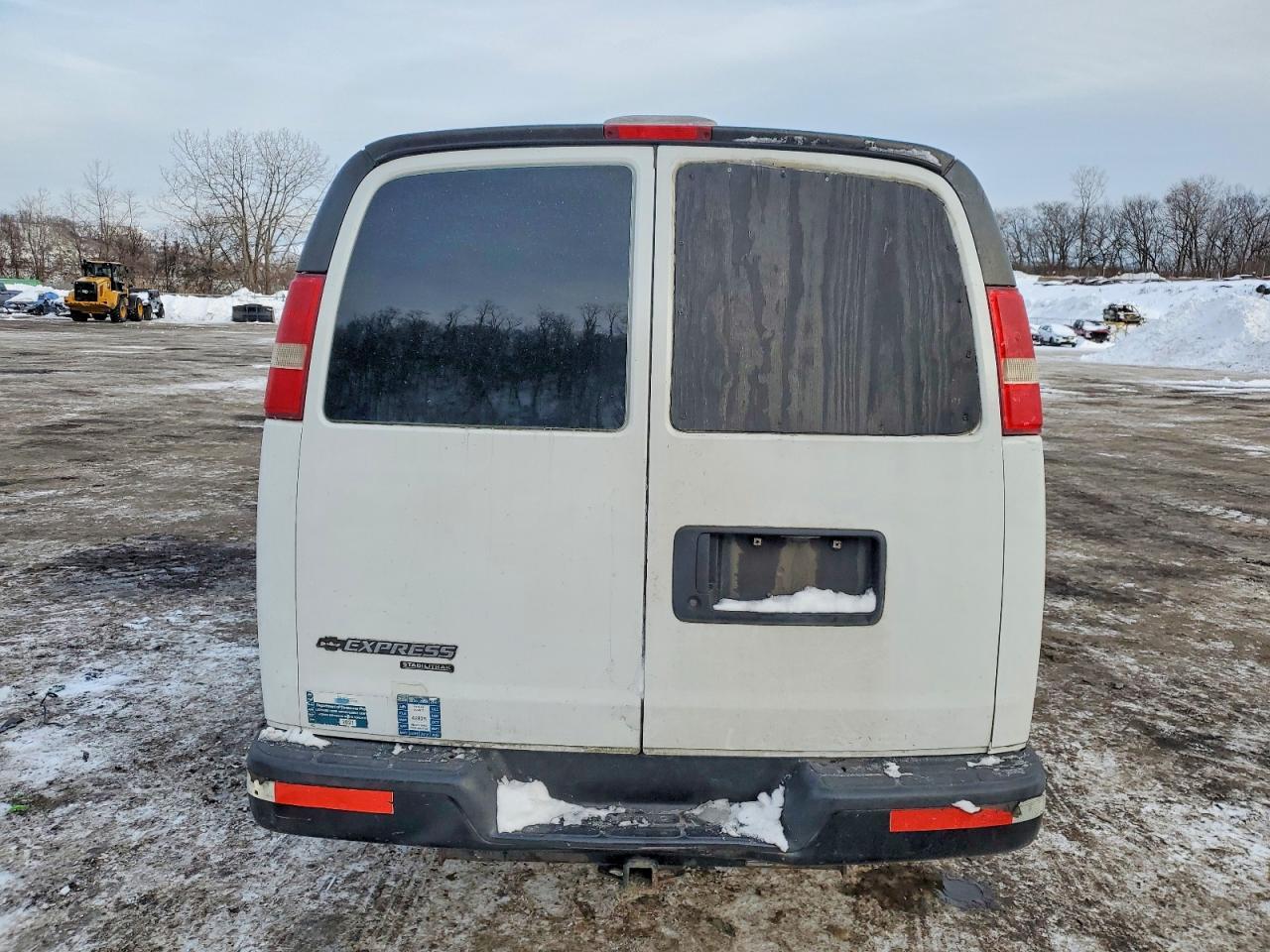 2014 Chevrolet Express 2500 Utility / Service Van - Image 6