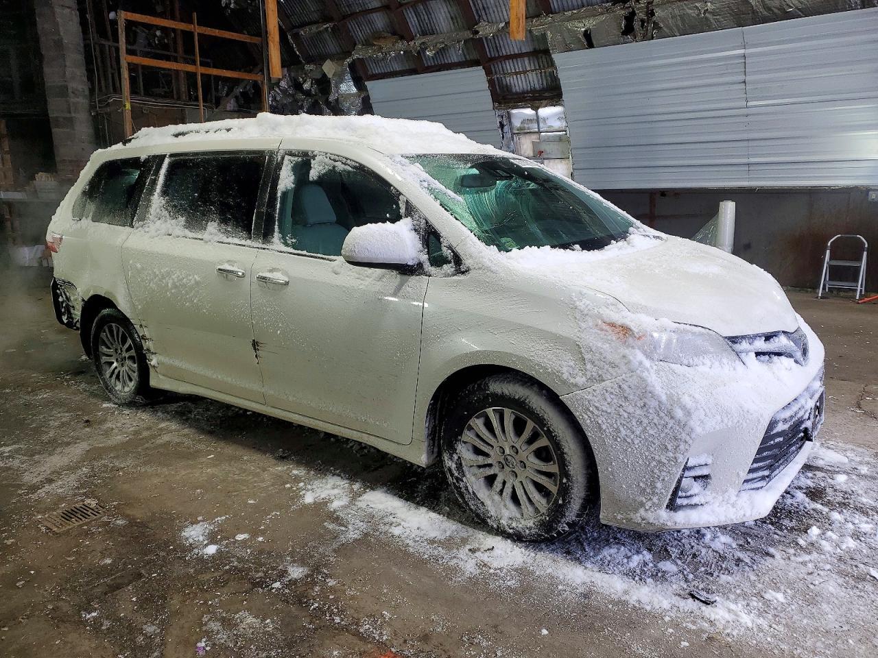 2018 Toyota Sienna Xle - Фото 4