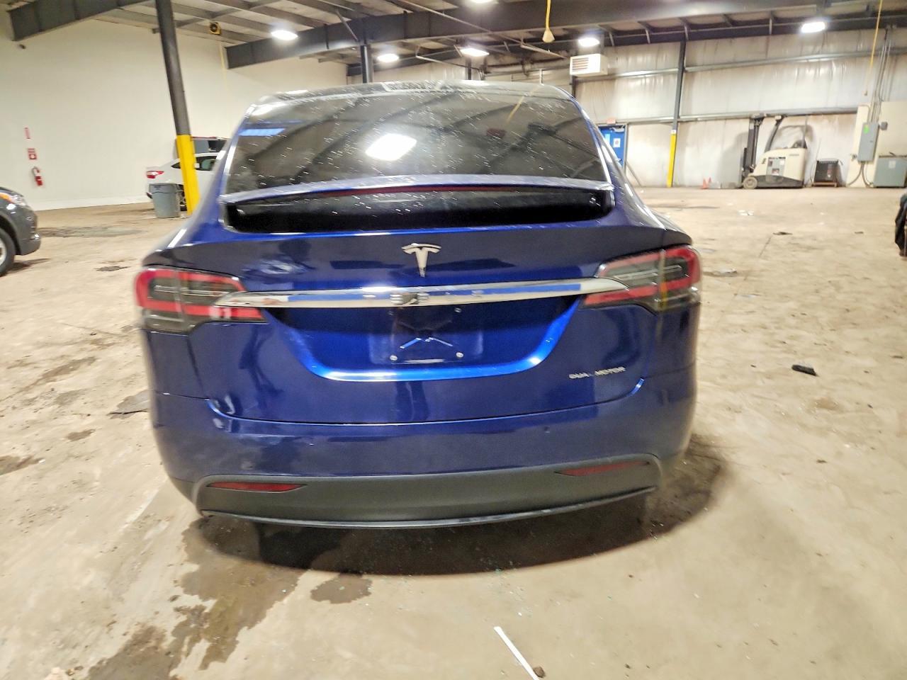 2021 Tesla Model X - Фото 6