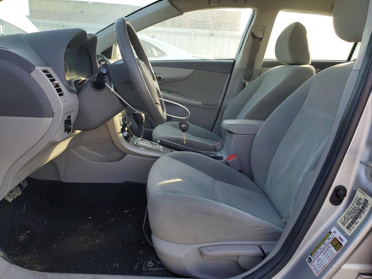 2010 Toyota Corolla Base - Фото 7