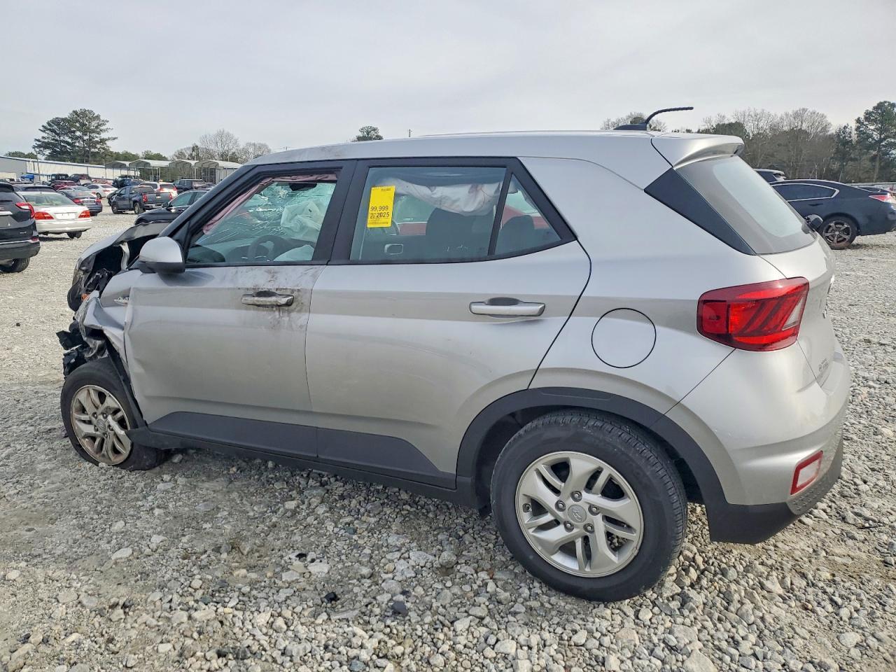 2025 Hyundai Venue Se - Image 2