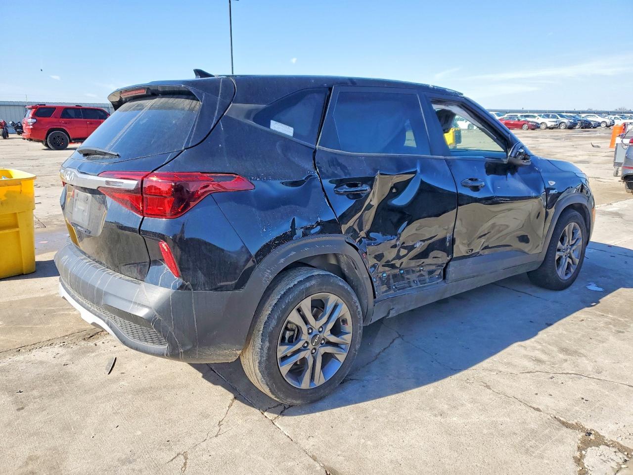 2023 Kia Seltos Lx - Image 3