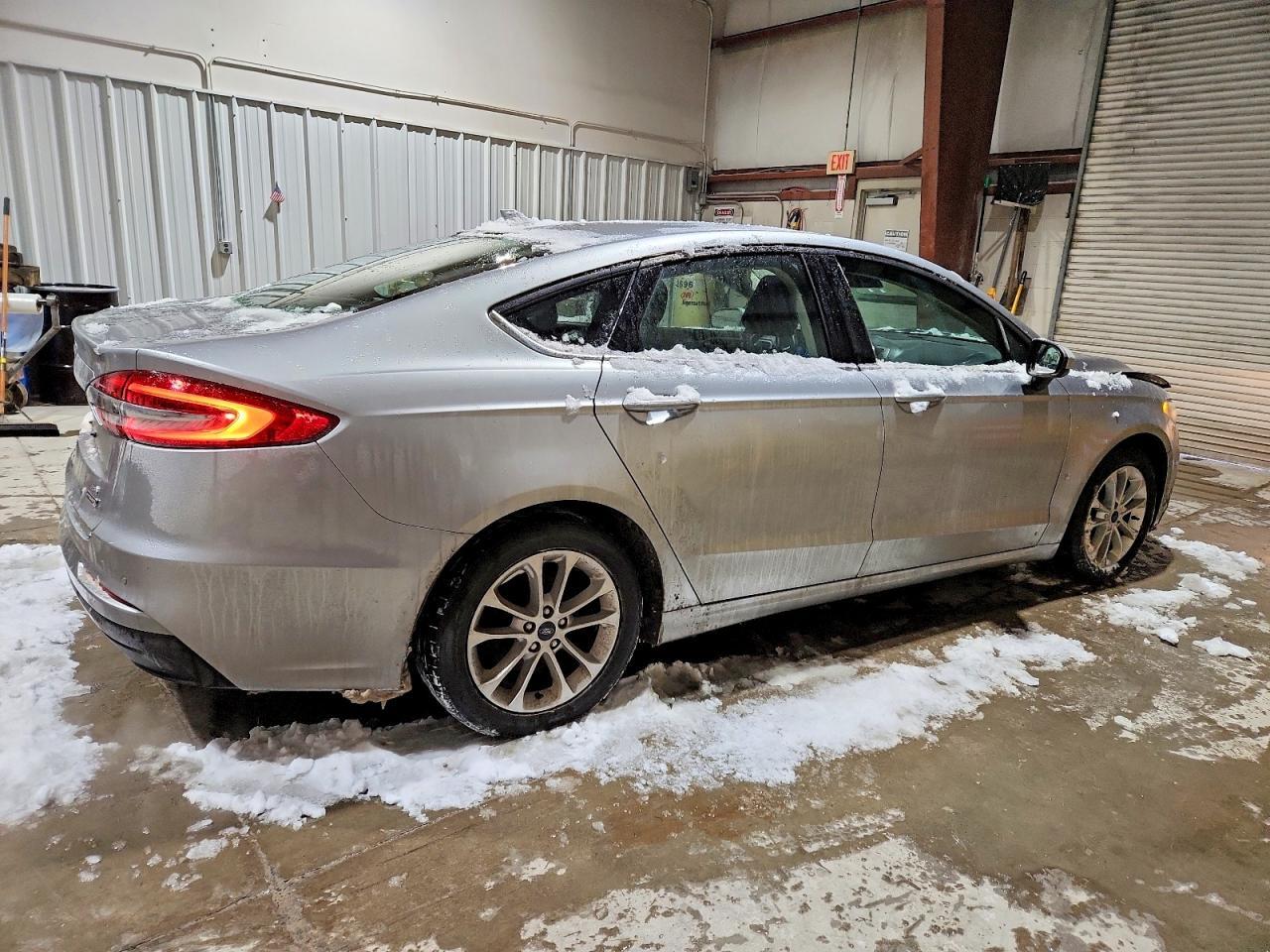 2020 Ford Fusion Se - Фото 3