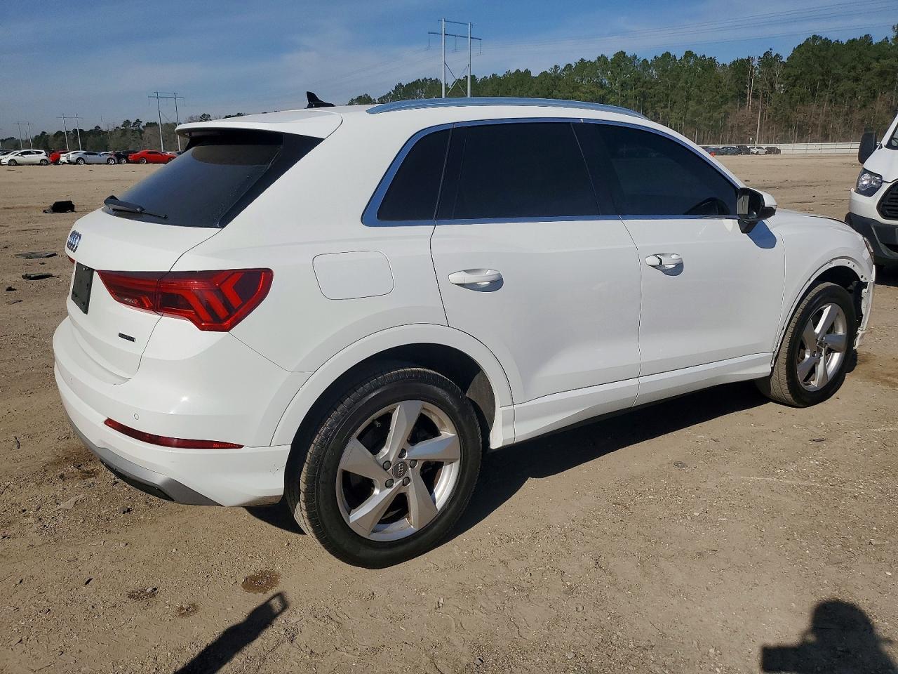 2020 Audi Q3 Premium - Фото 3