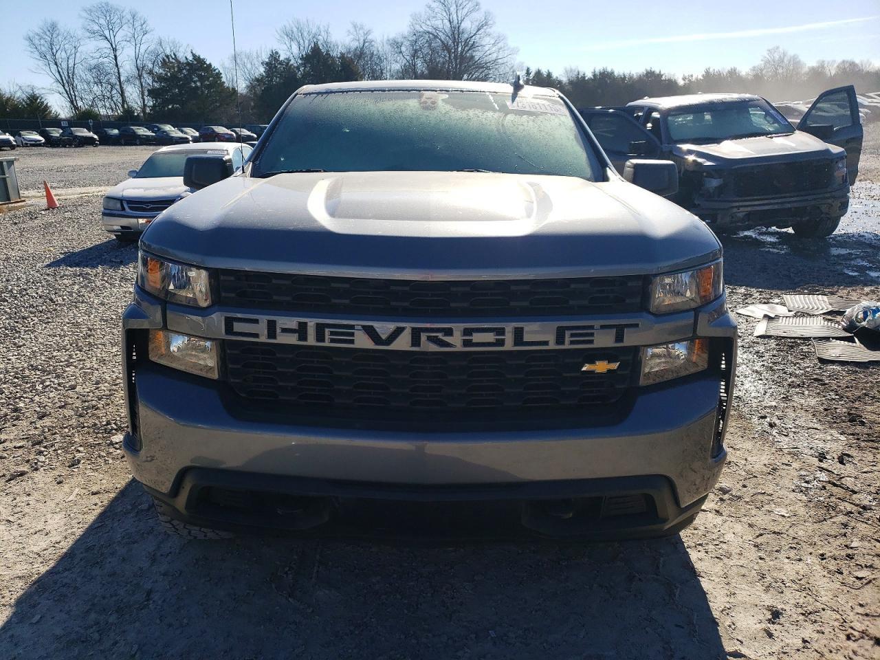 2020 Chevrolet Silverado K1500 Custom - Фото 5
