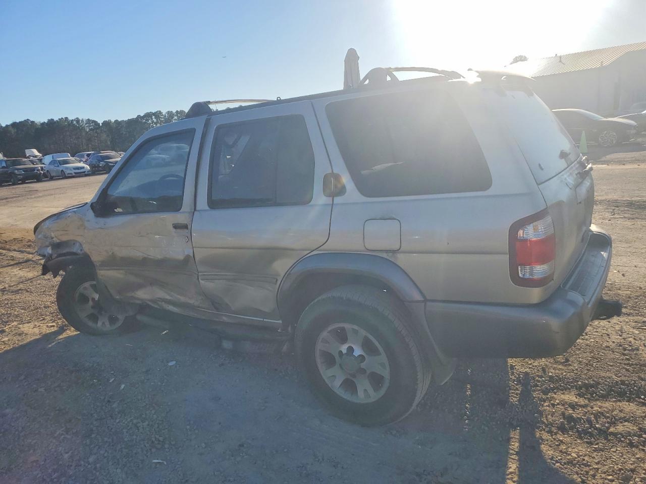 2001 Nissan Pathfinder Le - Image 2