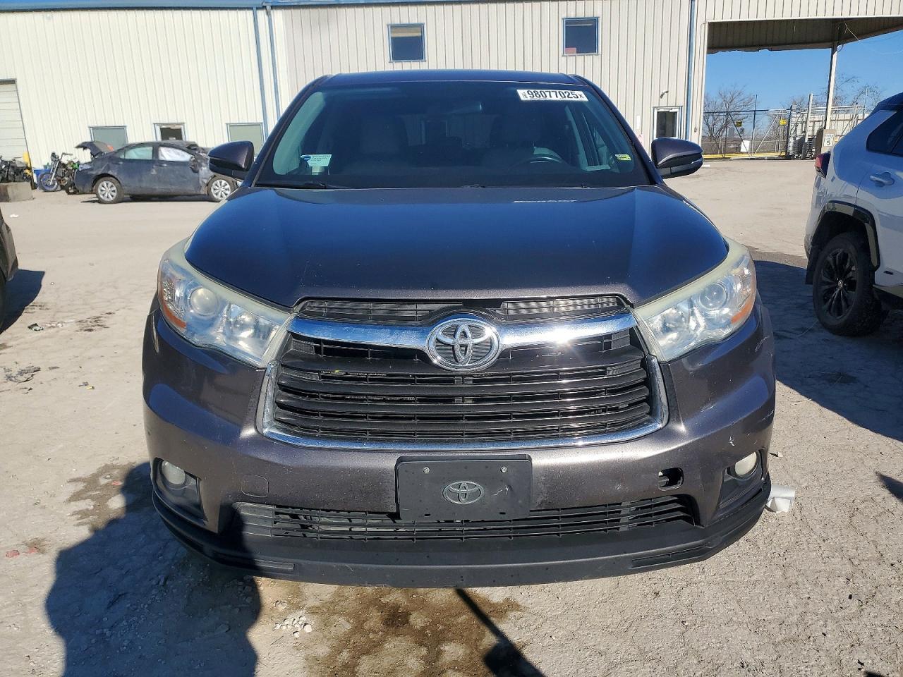 2014 Toyota Highlander - Image 5