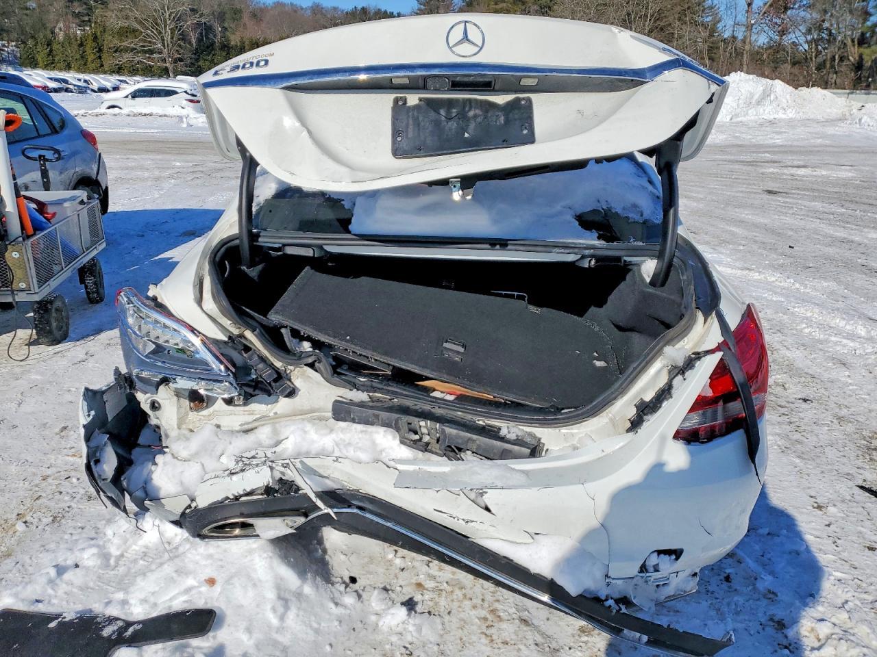 2018 Mercedes-Benz C 300 4Matic - Image 6