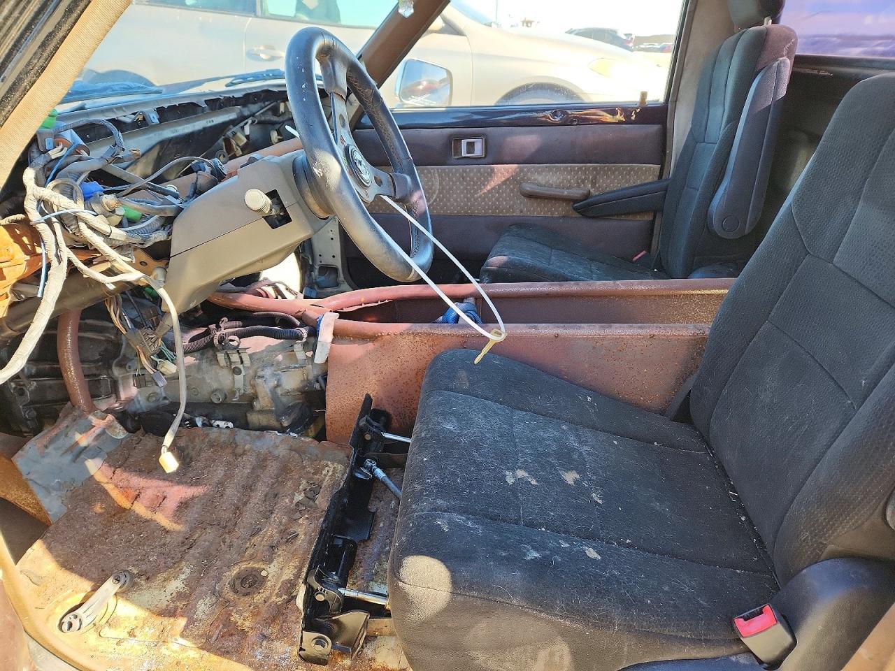 1986 Toyota Pickup 1/2 Ton Rn50 - Image 7