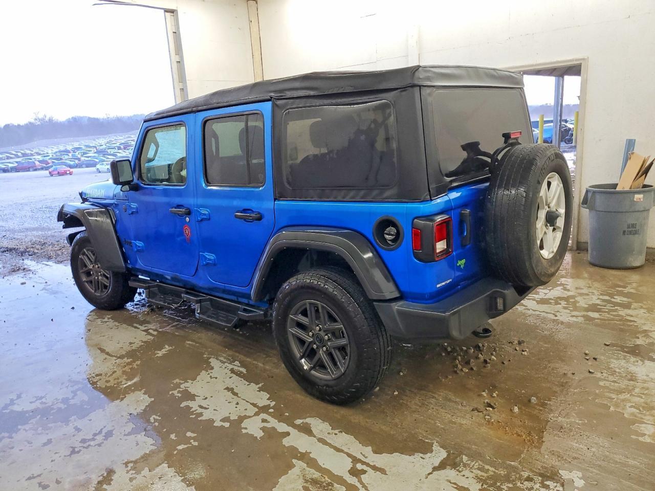 2022 Jeep Wrangler Unlimited Sport - Фото 2