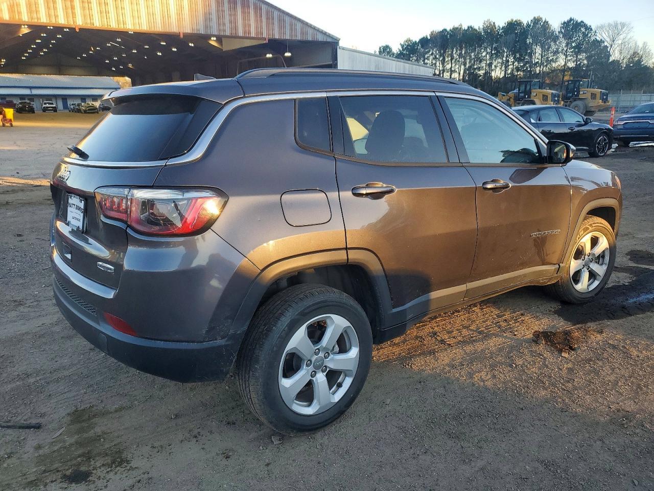 2021 Jeep Compass Latitude - Фото 3