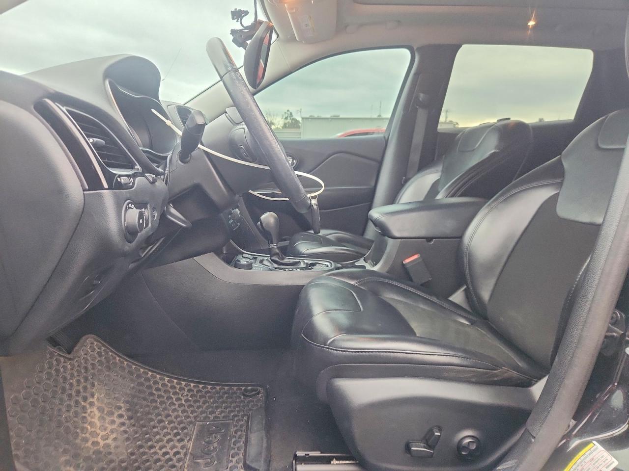 2019 Jeep Cherokee Latitude Plus - Фото 7