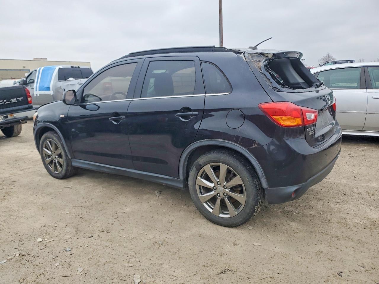 2013 Mitsubishi Outlander Sport Le - Фото 2