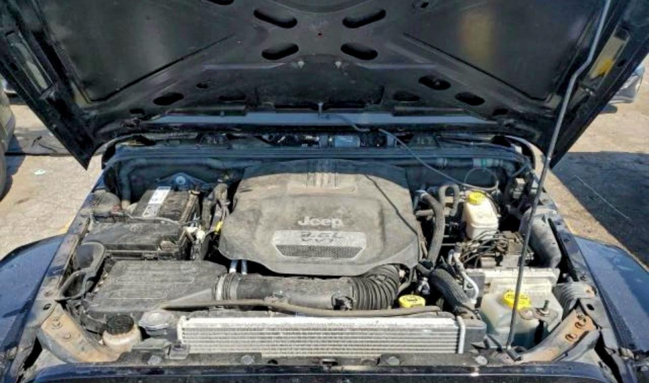 2012 Jeep Wrangler Sahara - Фото 7