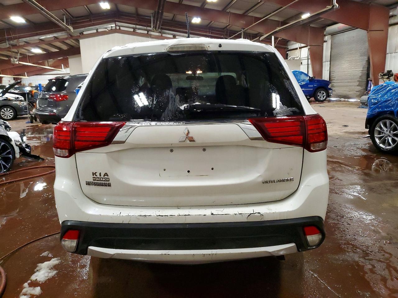 2016 Mitsubishi Outlander Se - Фото 6