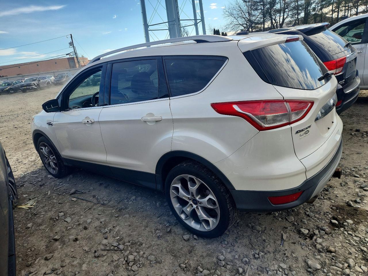 2015 Ford Escape Titanium - Фото 2