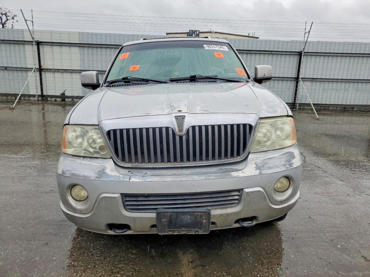 2003 Lincoln Navigator - Image 5