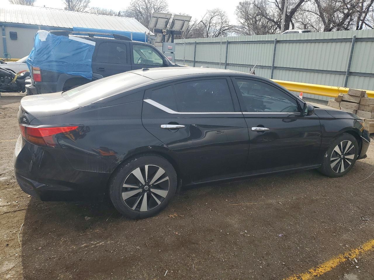 2019 Niss Altima Sl - Фото 3