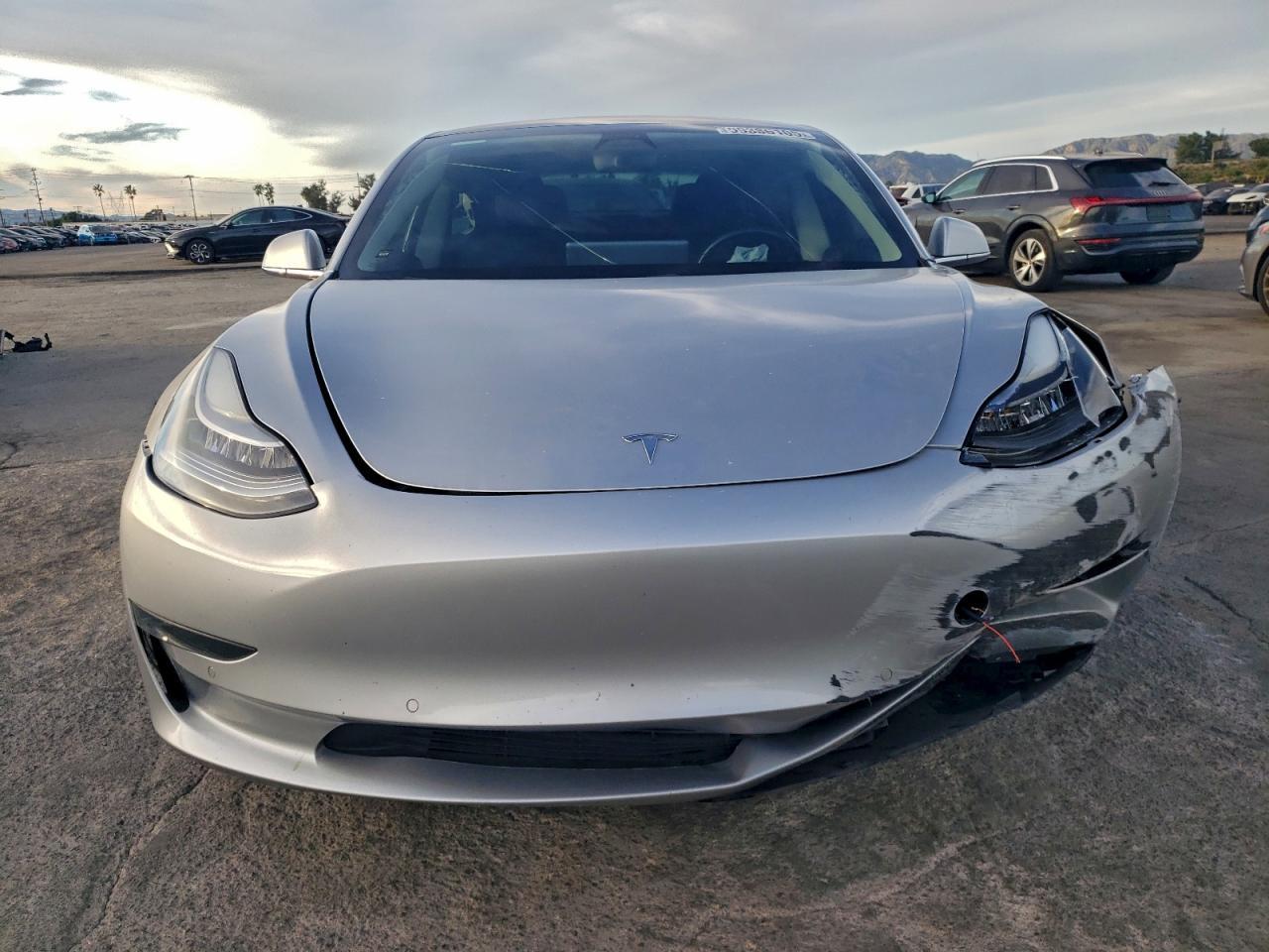 2018 Tesla Model 3 - Фото 5