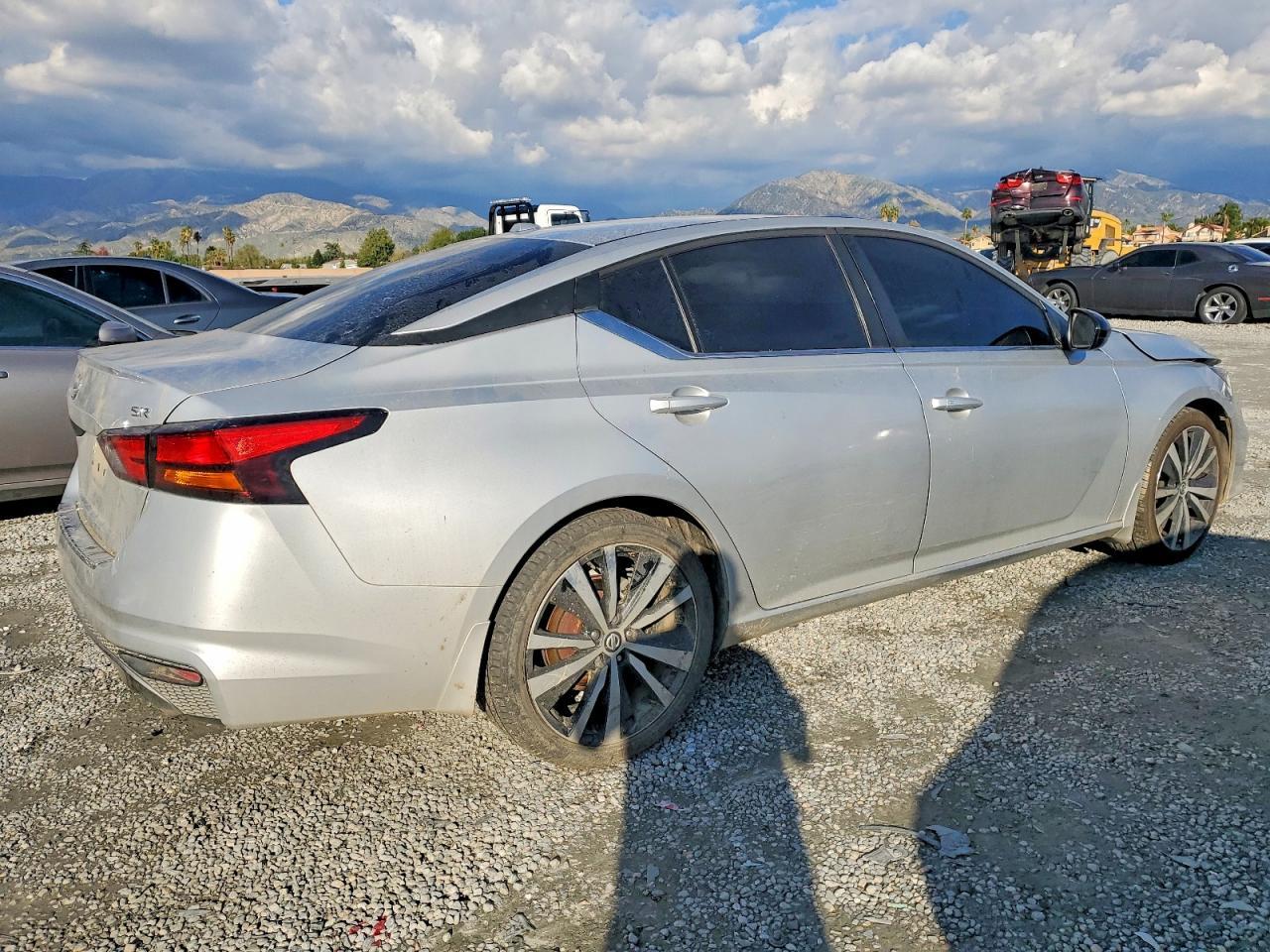 2019 Nissan Altima Sr - Фото 3