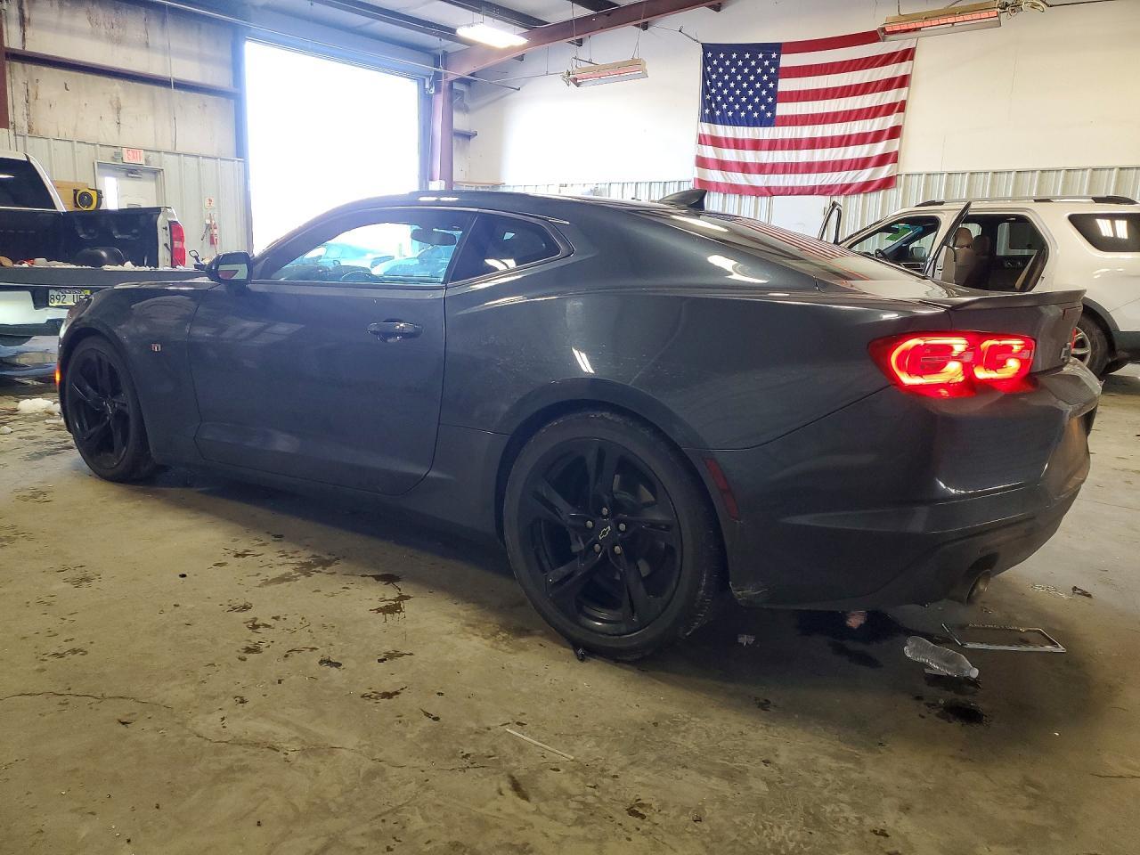 2021 Chevrolet Camaro Ls - Фото 2