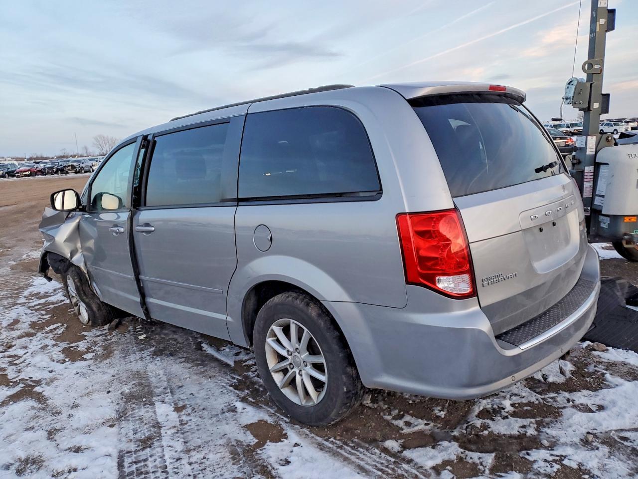 2016 Dodge Grand Caravan Sxt - Фото 2