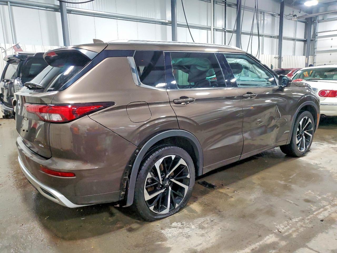 2022 Mitsubishi Outlander Sel - Фото 3