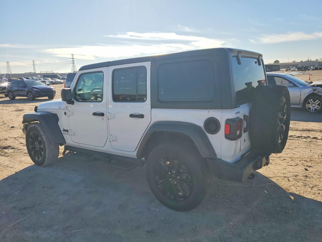 2023 Jeep Wrangler Sport - Фото 2
