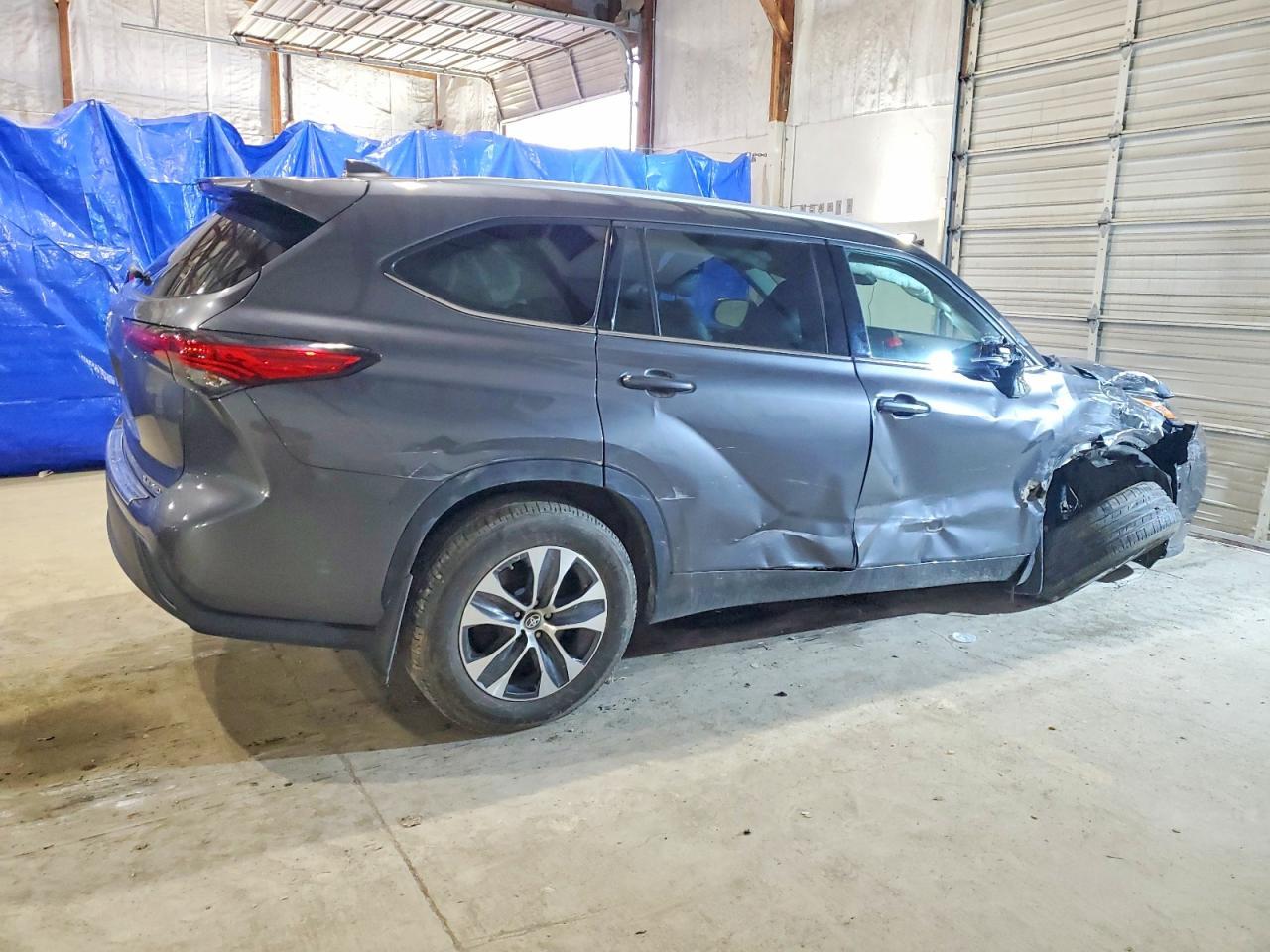 2022 Toyota Highlander Xle - Image 3