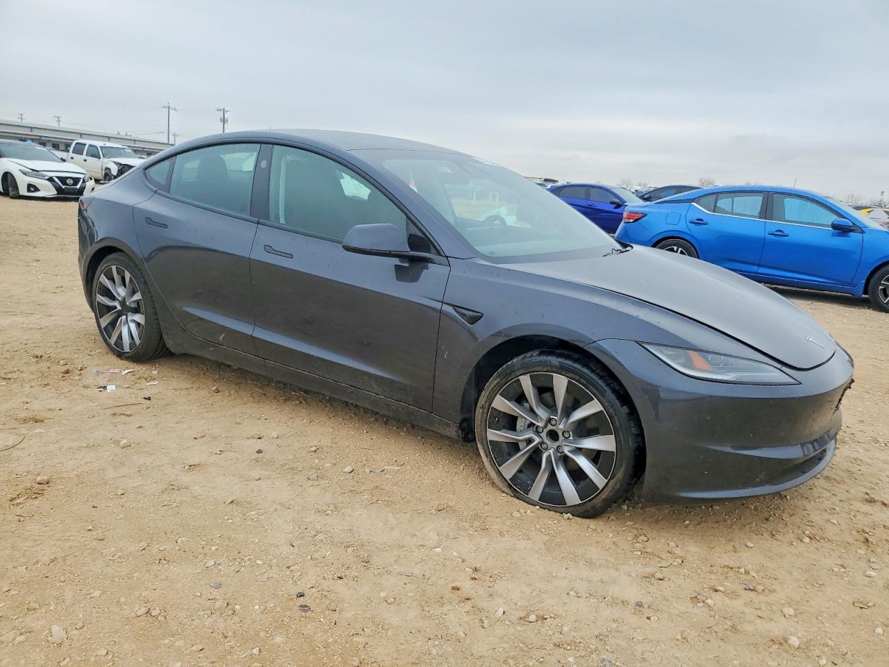 2024 Tesla Model 3 - Фото 4