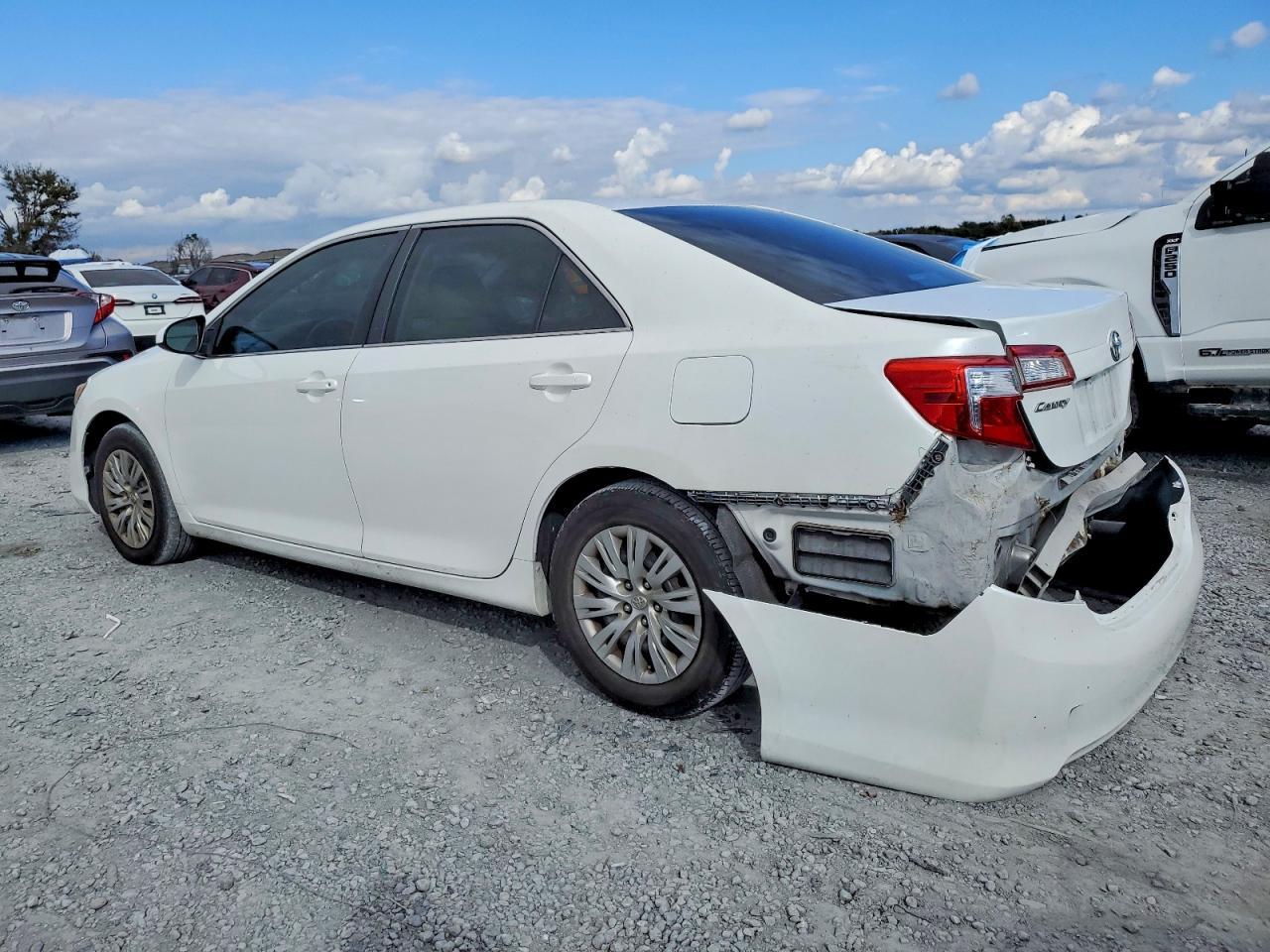 2014 Toyota Camry L - Image 2