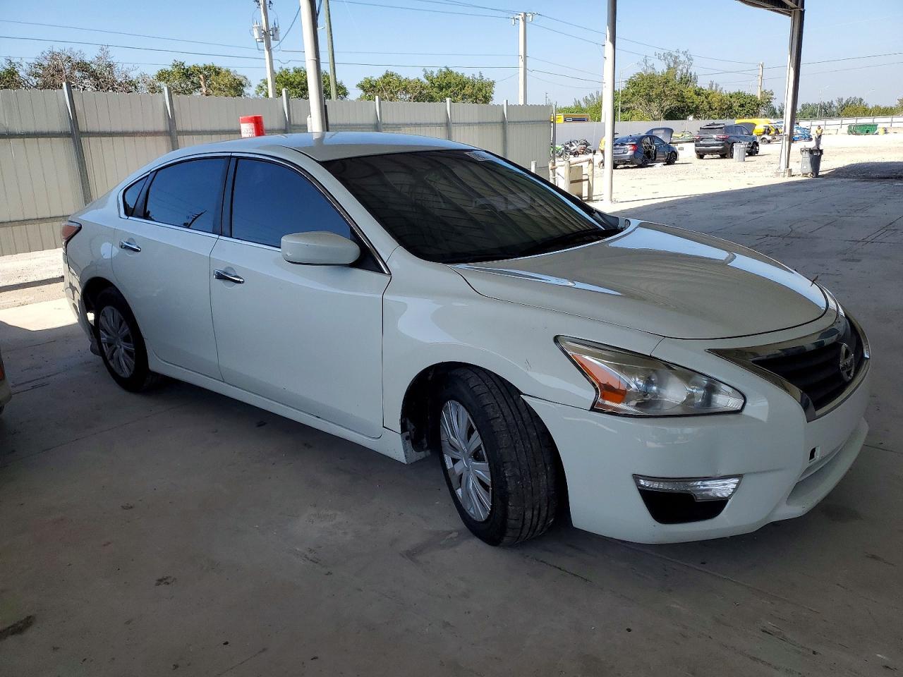 2015 Nissan Altima 2.5 - Фото 4