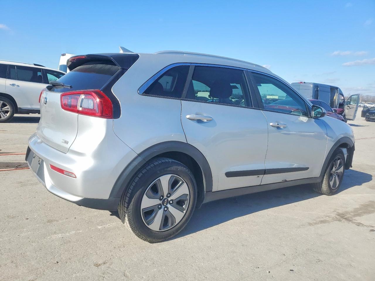 2017 Kia Niro Fe - Фото 3