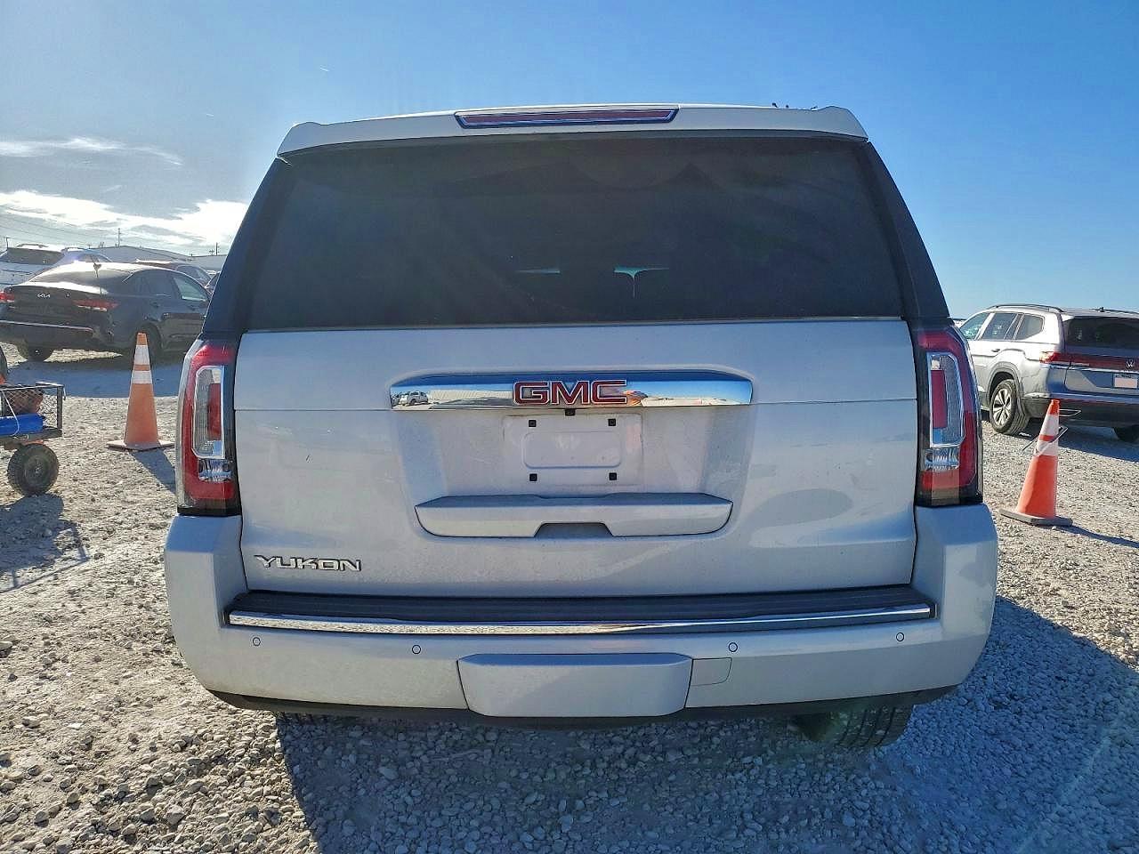 2020 GMC Yukon Denali - Фото 6