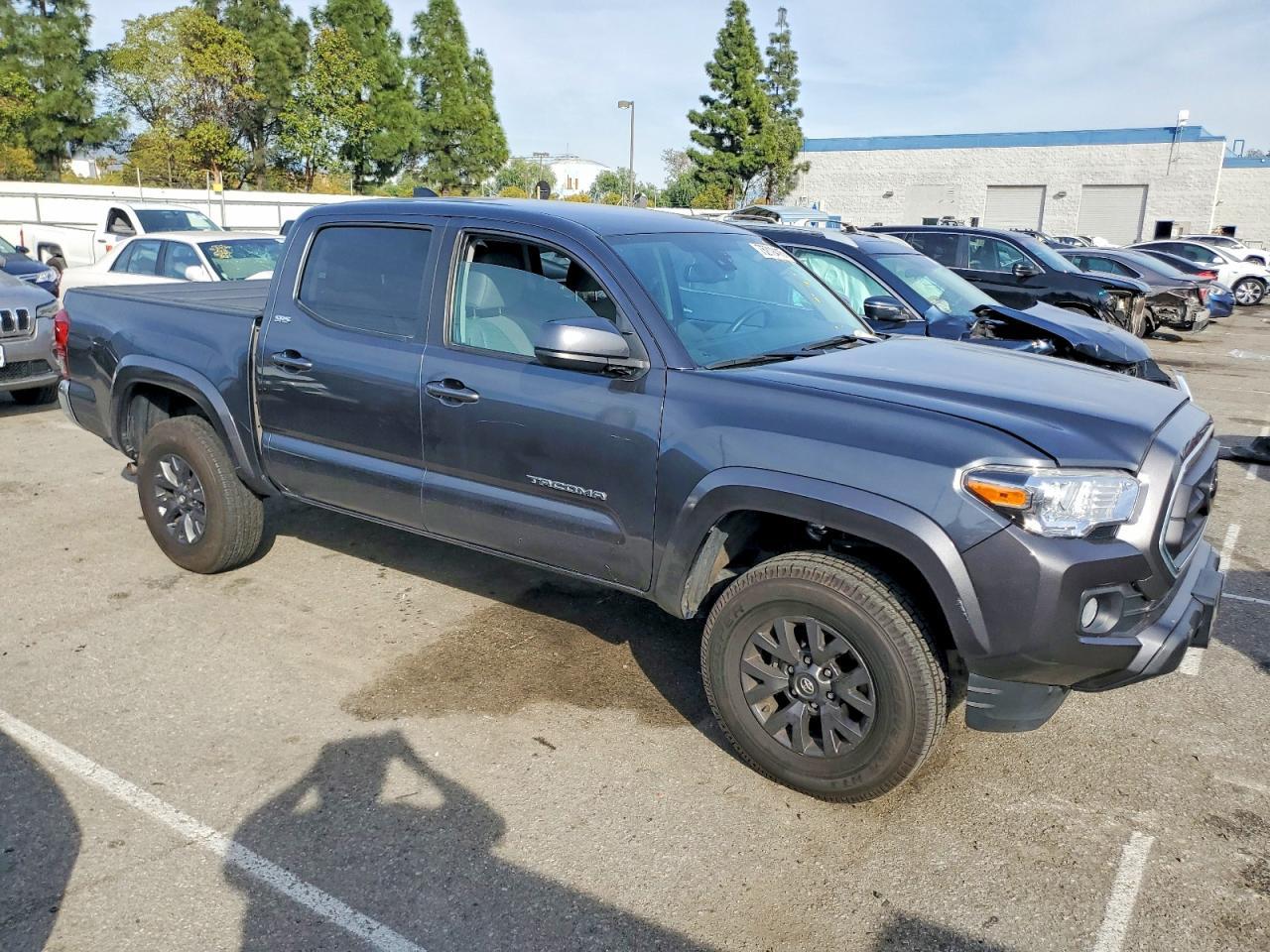 2022 Toyota Tacoma Dou - Фото 4
