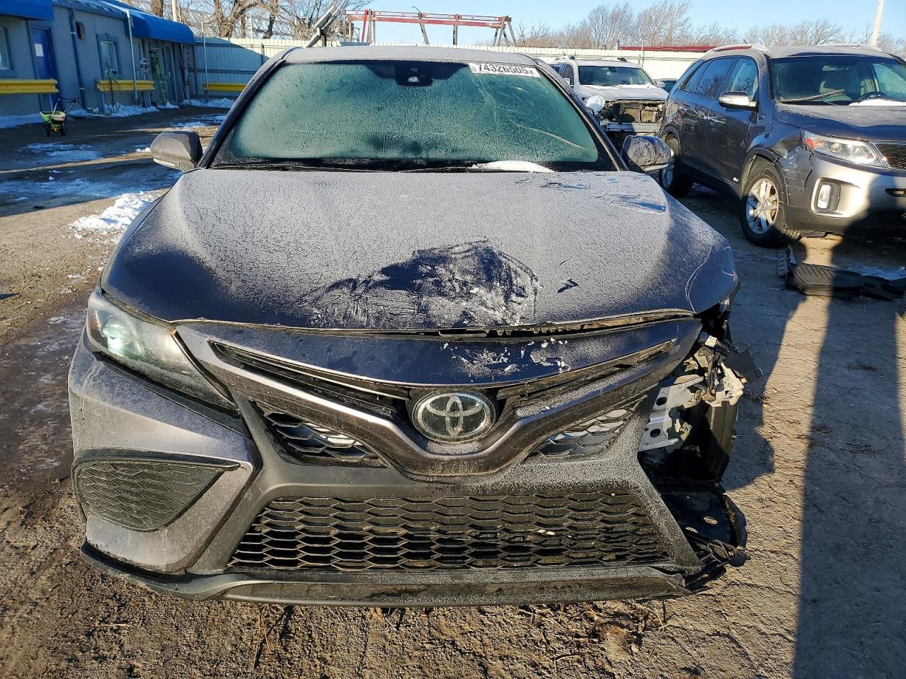 2022 Toyota Camry Se - Image 5