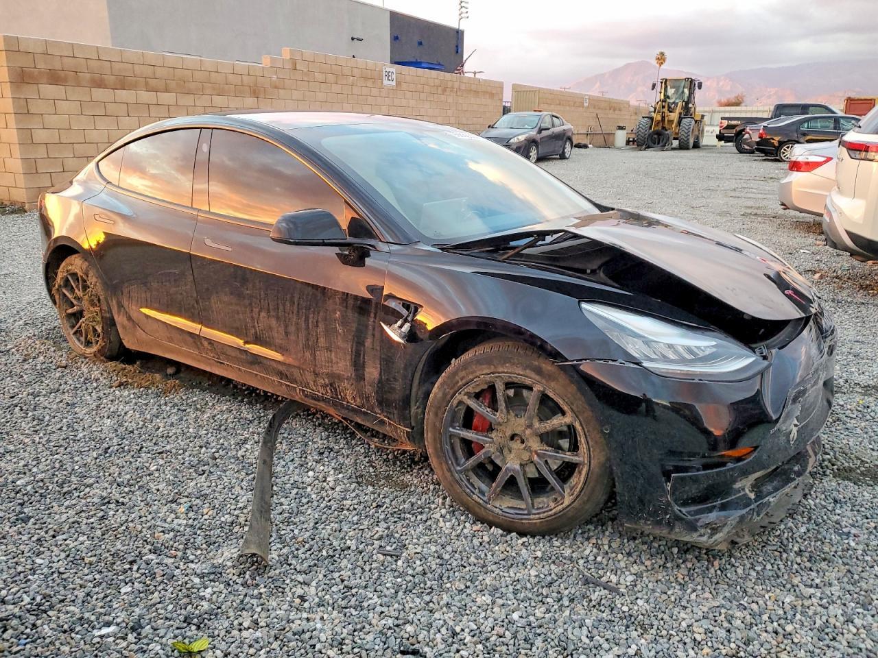 2018 Tesla Model 3 - Фото 4