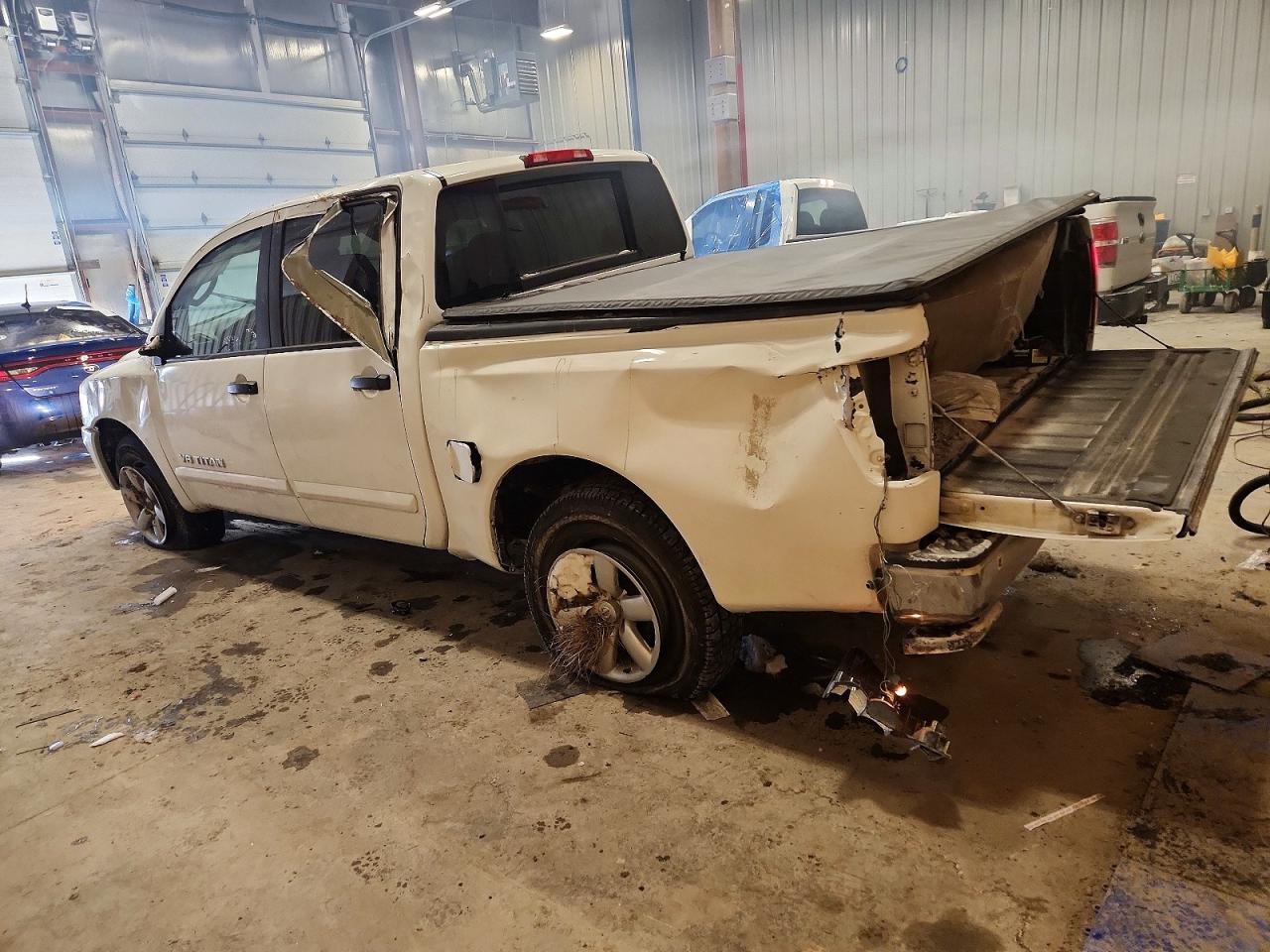 2010 Nissan Titan Xe - Фото 2