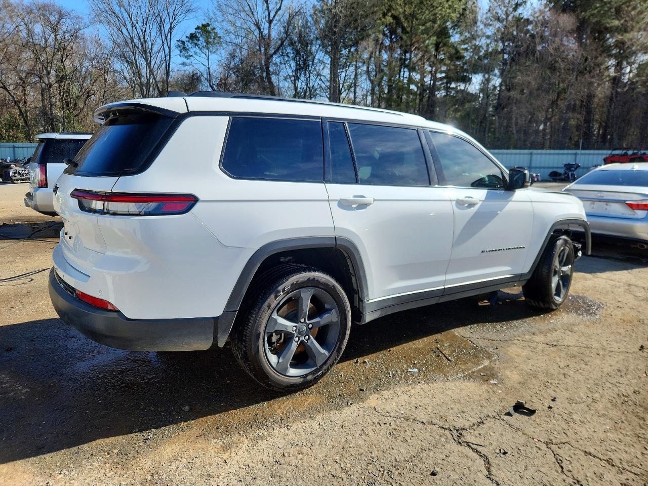 2023 Jeep Grand Cherokee L Laredo - Фото 3