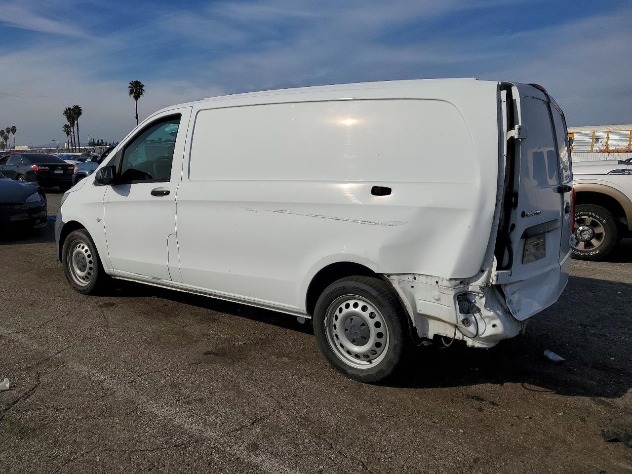 2016 Mercedes Benz Metris Delivery Van - Image 2