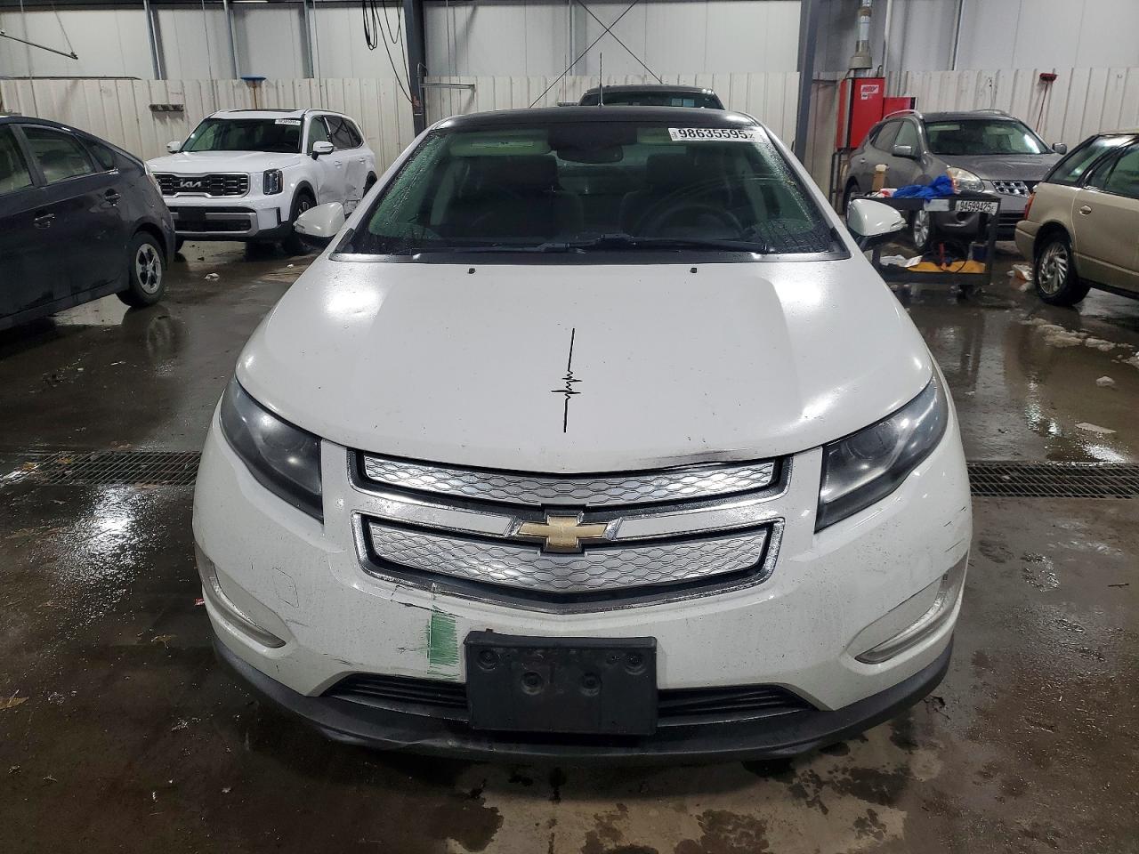2012 Chevrolet Volt - Image 5