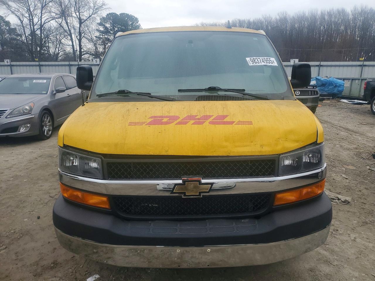 2022 Chevrolet Express 2500 Delivery Van - Image 5