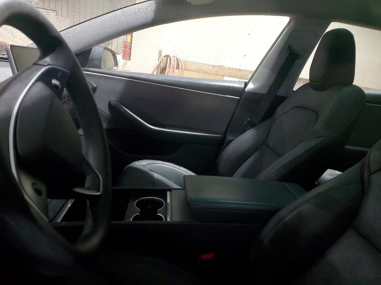 2024 Tesla Model 3 - Image 7