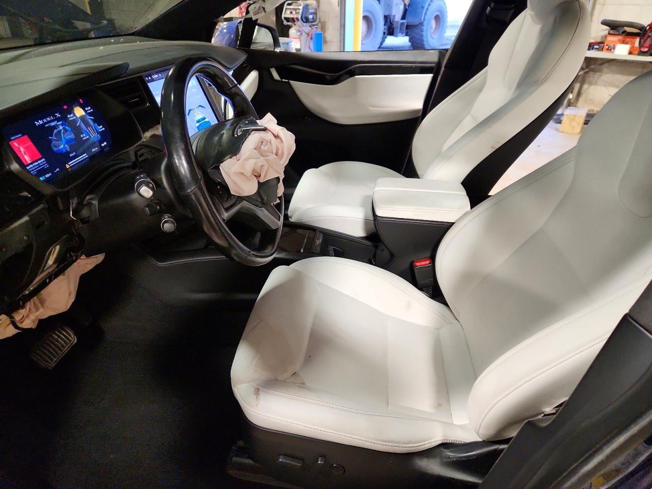 2021 Tesla Model X - Фото 7