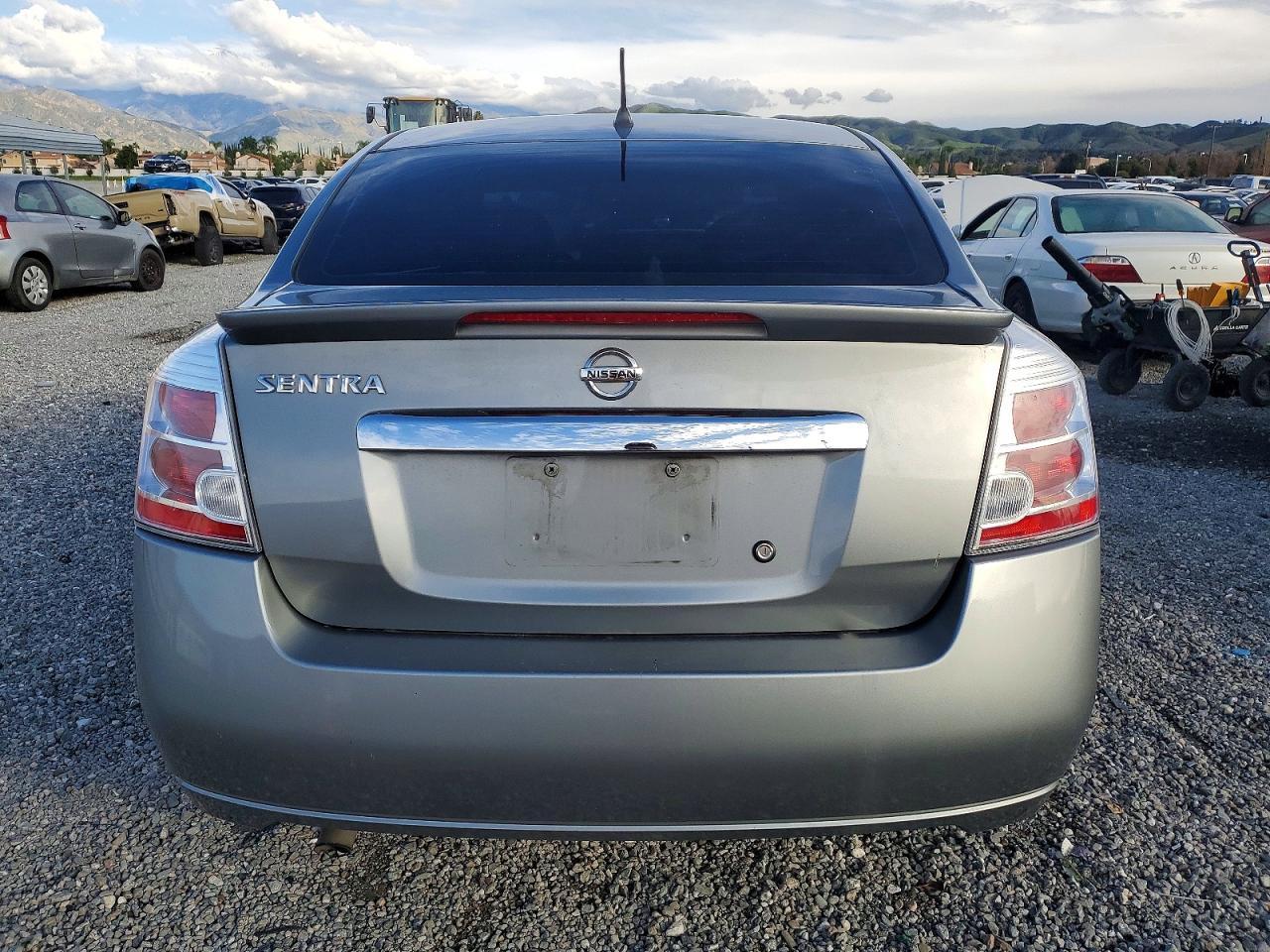 2012 Nissan Sentra 2.0 - Image 6
